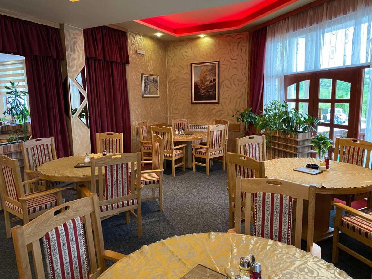 Hotel Dva Goluba Пале Екстер'єр фото