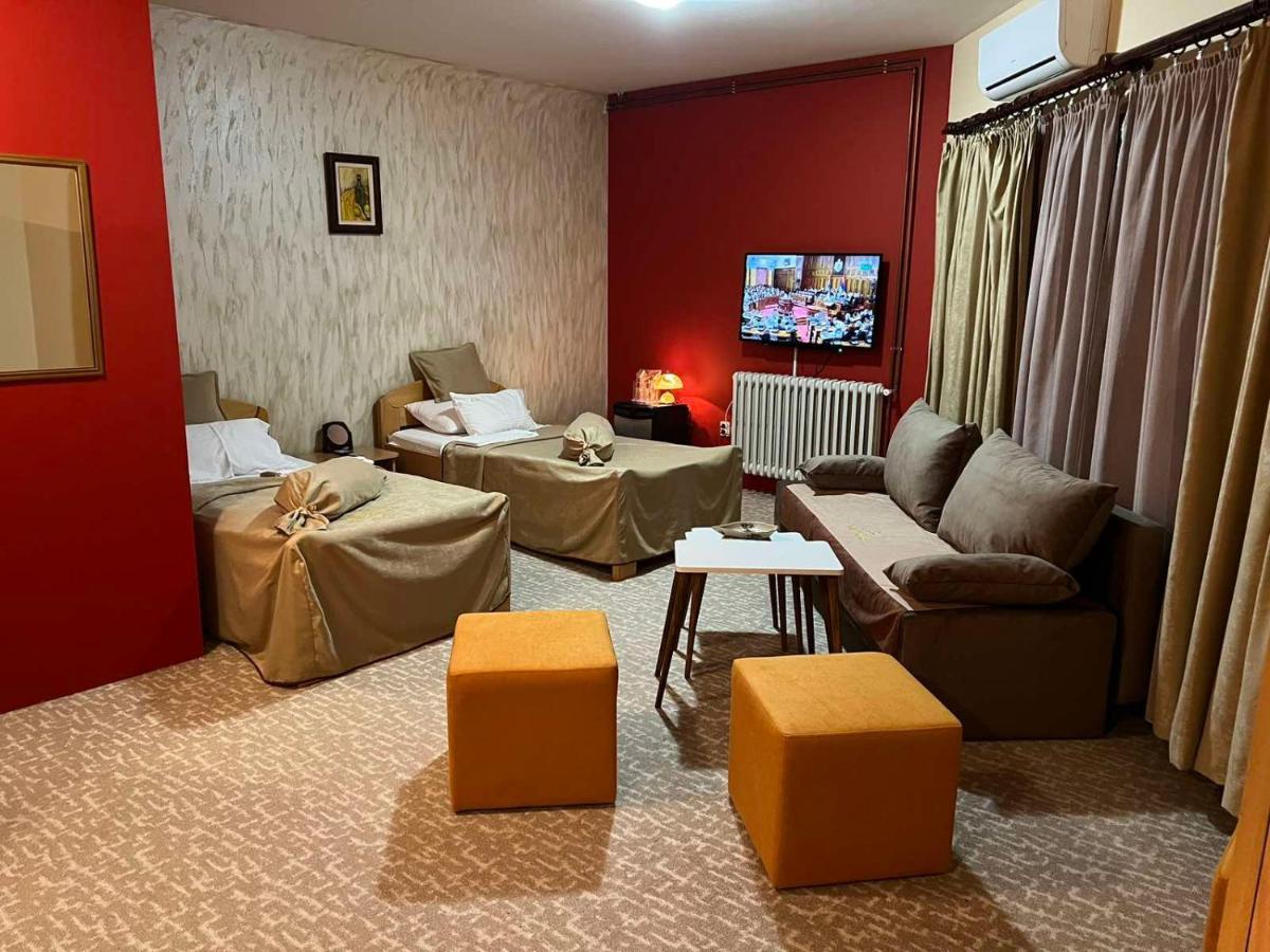 Hotel Dva Goluba Пале Екстер'єр фото