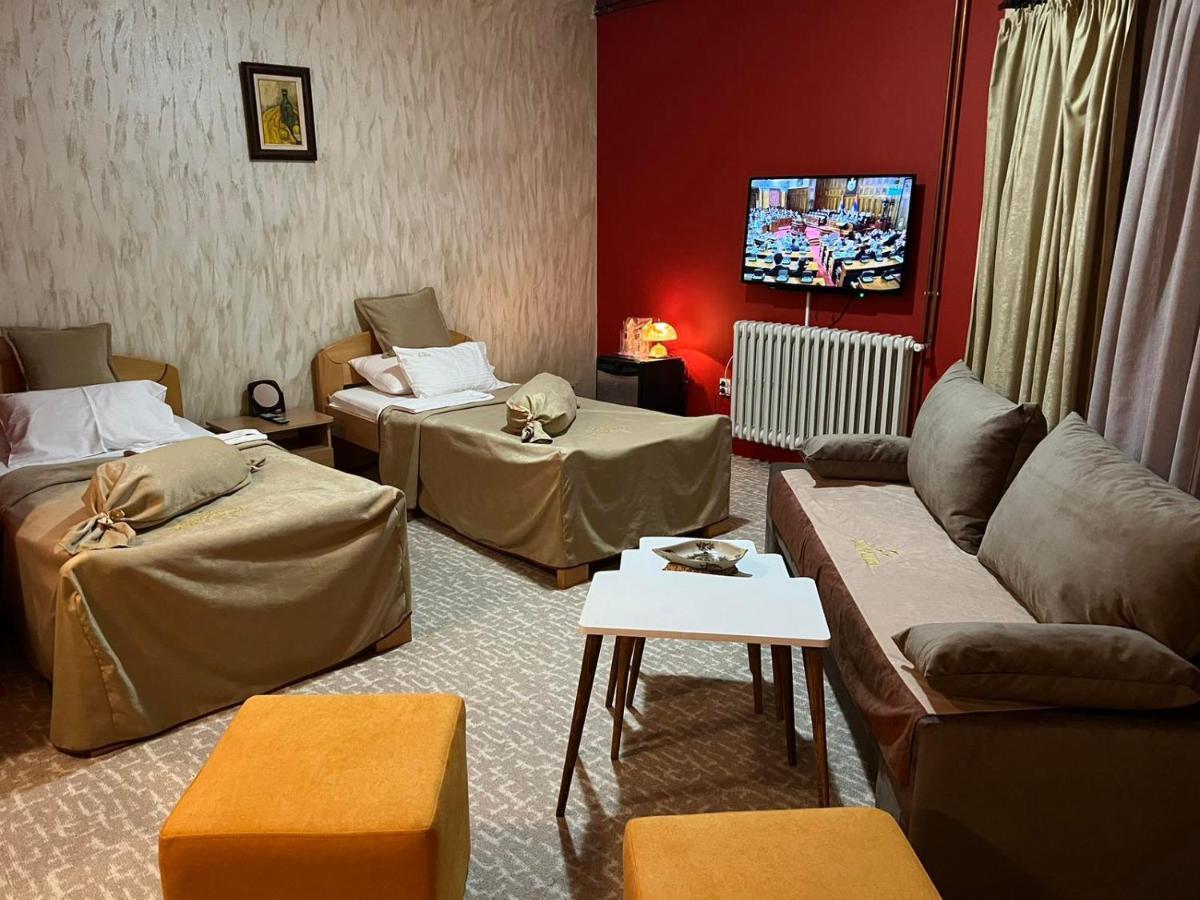 Hotel Dva Goluba Пале Екстер'єр фото