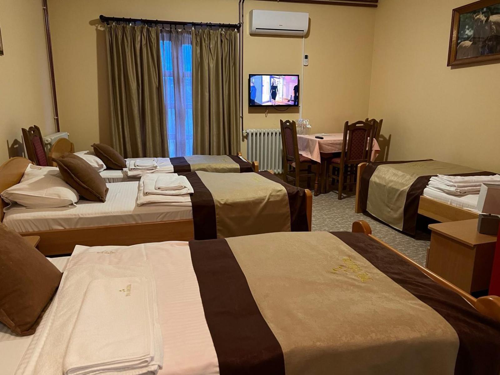 Hotel Dva Goluba Пале Екстер'єр фото