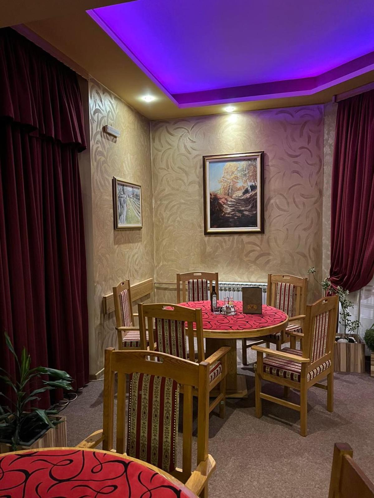 Hotel Dva Goluba Пале Екстер'єр фото