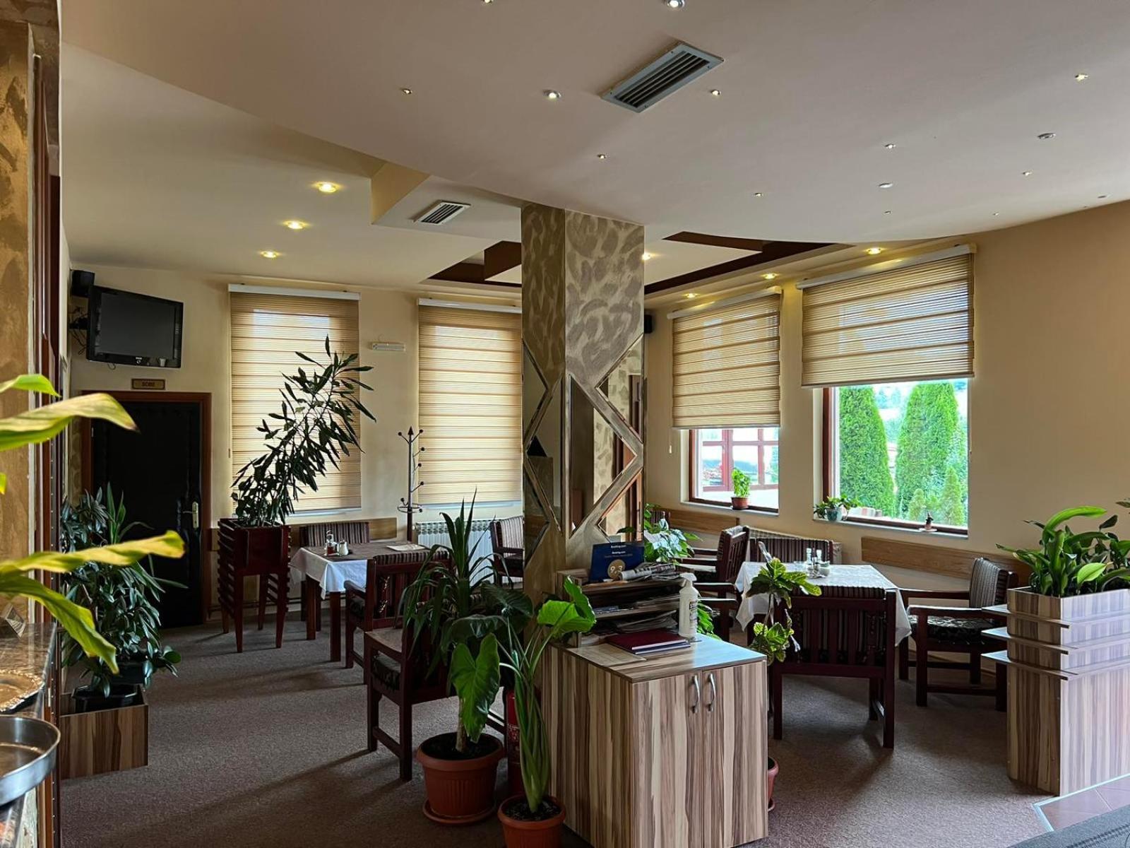 Hotel Dva Goluba Пале Екстер'єр фото