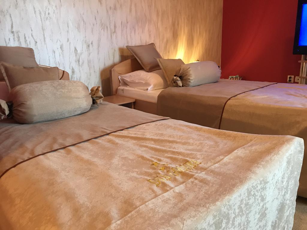 Hotel Dva Goluba Пале Екстер'єр фото