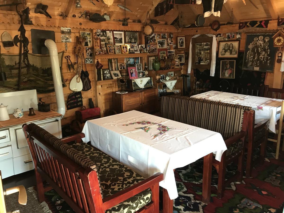 Hotel Dva Goluba Пале Екстер'єр фото