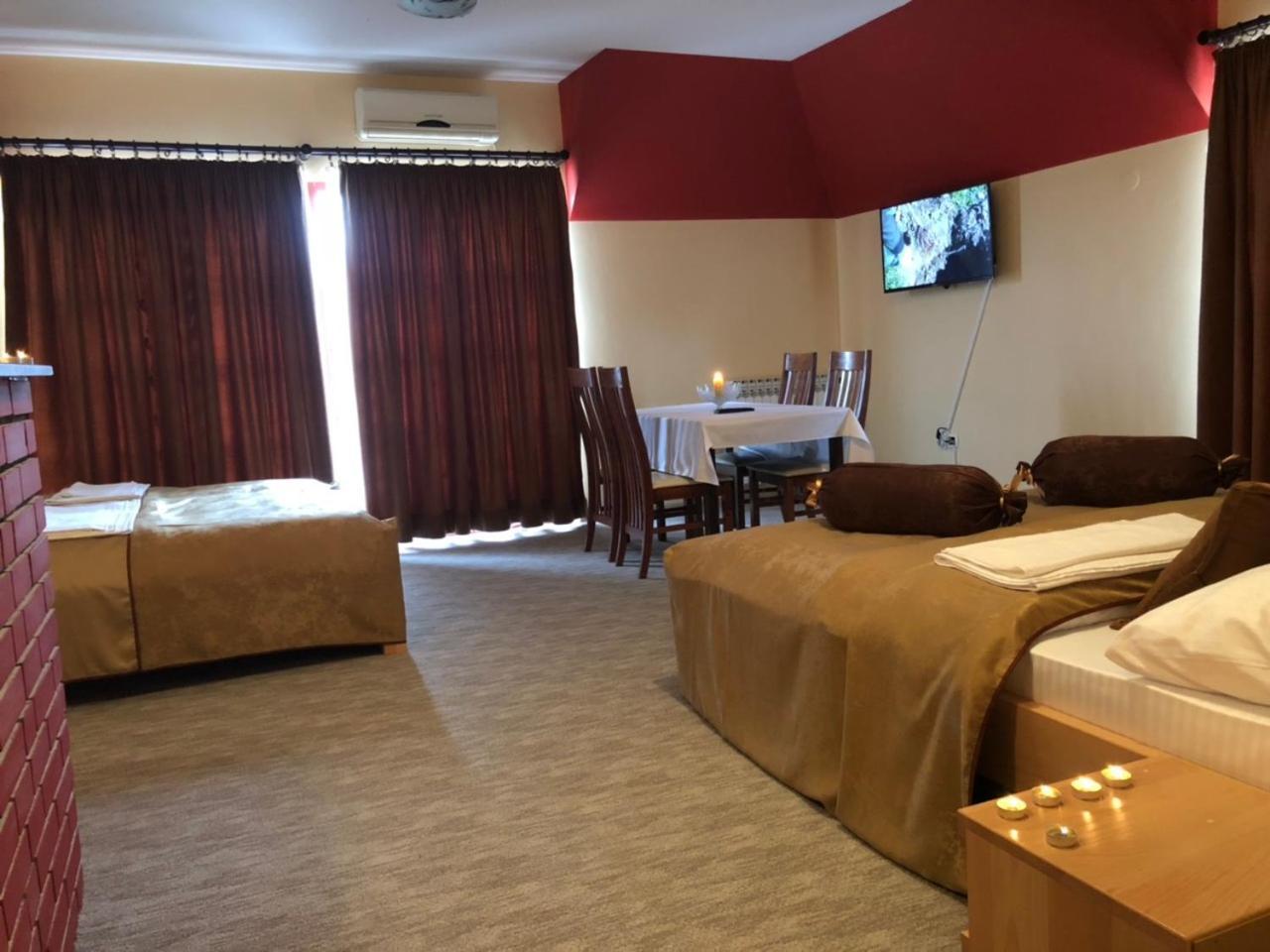 Hotel Dva Goluba Пале Екстер'єр фото